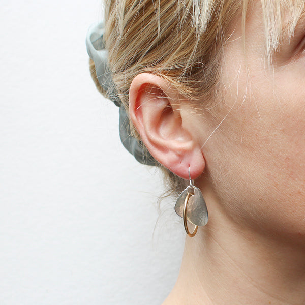 Rounded Triangle with Interlocking Ring Wire Earrings