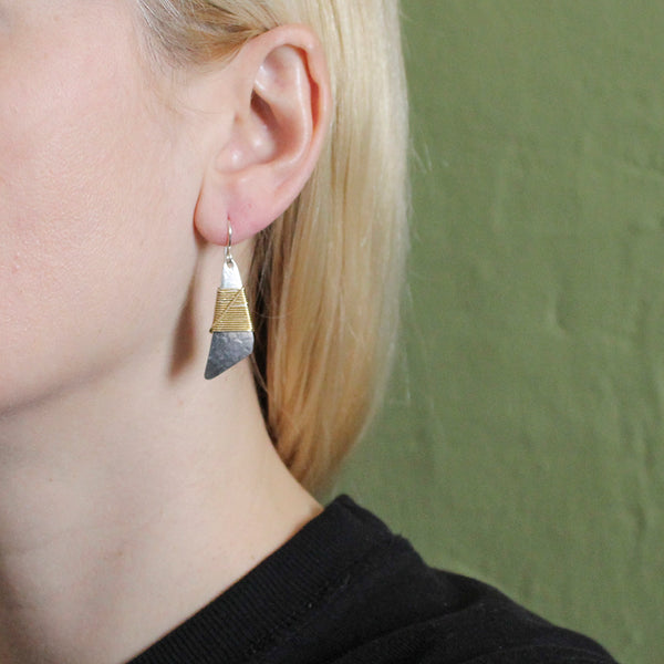 Fin with Crossed Wire Wrapping Wire Earring