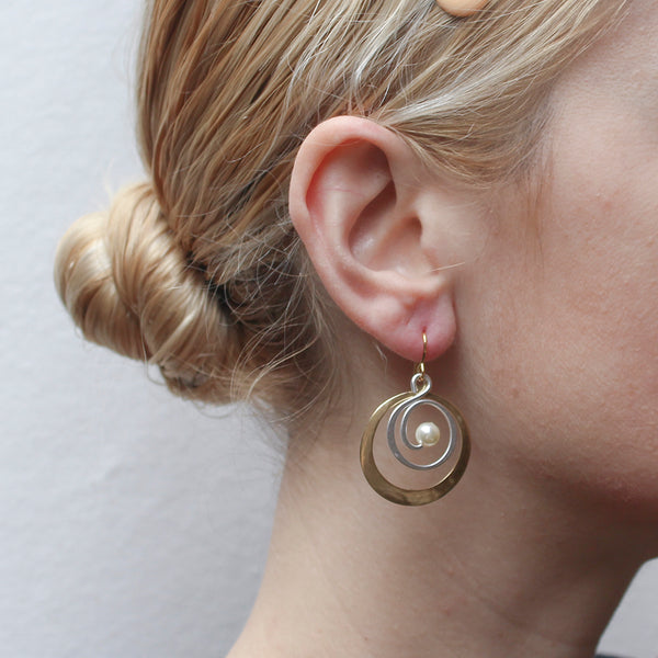 Wide Ring with Spiral with Pearl Wire Earring