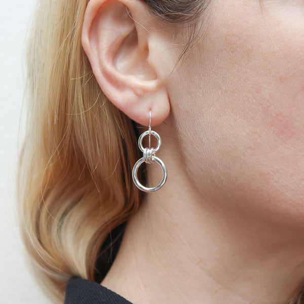 Small Linked Rings Wire Earrings