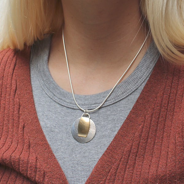 Disc with Wavy Oval Necklace