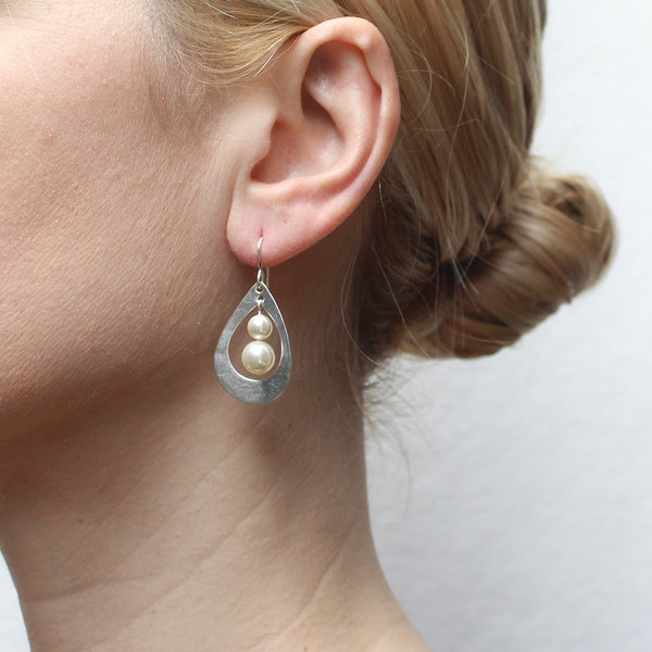 Teardrop with Graduated Pearls Wire Earring