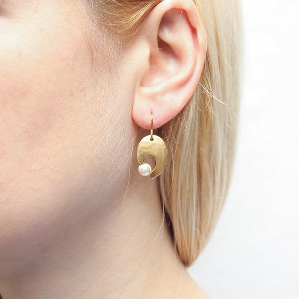Cutout Leaf with Cream Pearl Earring