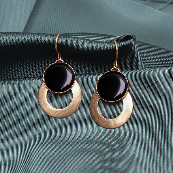 Ring with Medium Black Cabochon Wire Earring