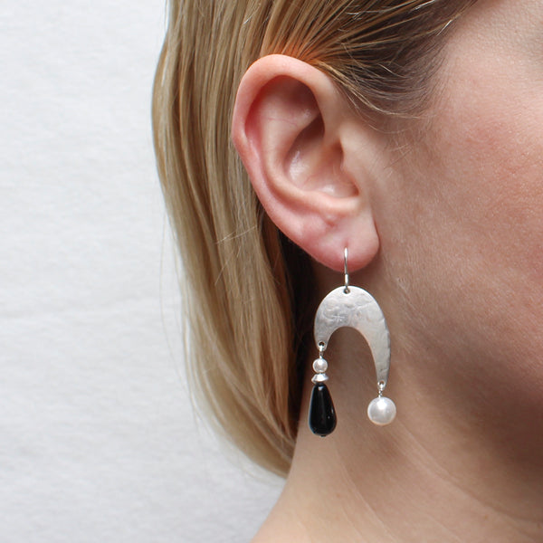 Arch with White Pearls and Black Bead Wire Earring