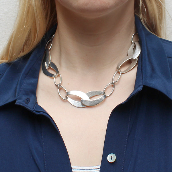 Wide Interlocking Loops with Chain Necklace