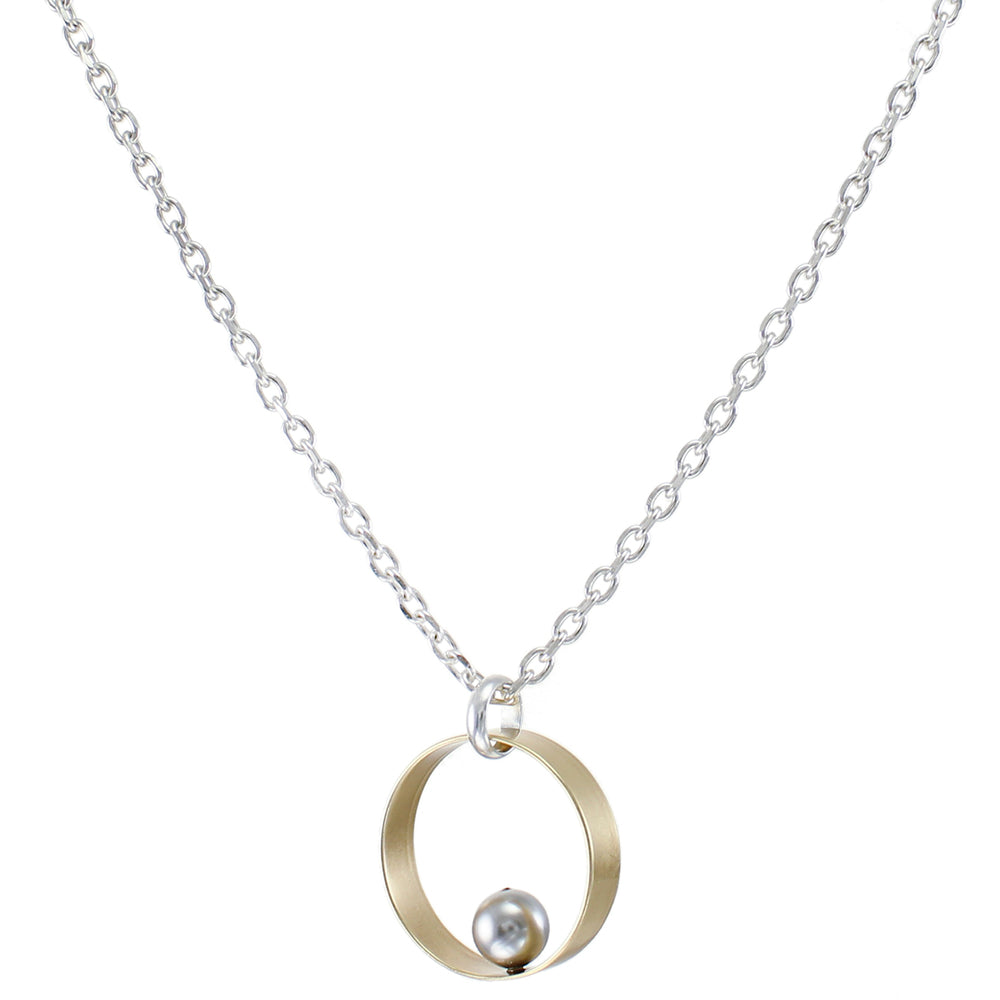 Wide Rim with Grey Pearl Necklace